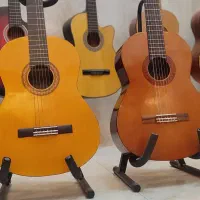 گیتار وآلات موسیقی