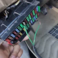 خدمات برق خودرو و باطری سازی