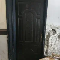 درب چوبی همراه با چارچوب