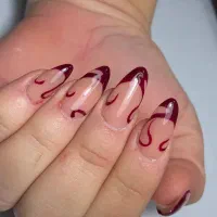 خدمات کاشت ناخن