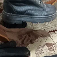 پوتین|کیف، کفش، کمربند|فومن, |دیوار