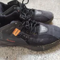 یک جفت کفش امریکای جوردن شماره ۴۳