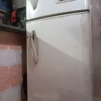 یخچال کار کرده دسته دوم سالم فقط درش خرابه