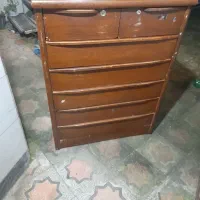 یک عدد دراور به همراه میز تلفن