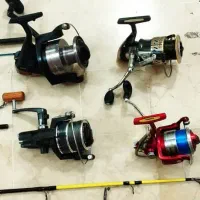 تعدادی چوب چرخ ماهیگیری حرفه ای