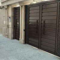 نقاشی ساختمان رنگارنگ