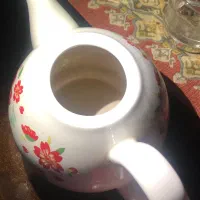 قوری|قوری، کتری، قهوهساز دستی|شاهینشهر, عطار|دیوار