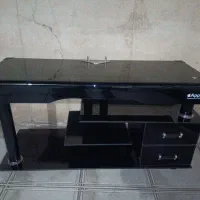 زیر تلویزیون شیشه ای  اپل در حد نو بدون خط وخش|میز تلویزیون|صحنه, |دیوار