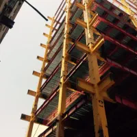 زمین ۳۰۰ متری در قیامدشت