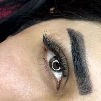 کاشت مژه ولیفت ابرو