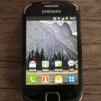 گلکسی فیت کوچک و کاربردی، با جعبه و شارژر ، سالم