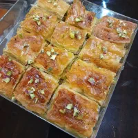 تولید انواع کیک و شیرینی و باقلوا با کیفیت بالا