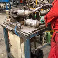 کارگر قطعات خودرو