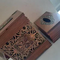 سطل زباله چوبی و جادستمال کاغذی