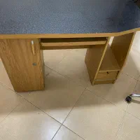 میز تحریر کار کرده