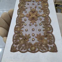 دو دست رومیزی کارشده