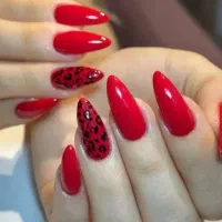 کاشت ناخن فقط ۳۳۰