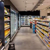 استخدام نیرو خانم در هایپرمارکت