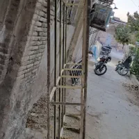 یک قفسه آهنی و یک میز|فروشگاه و مغازه|جهرم, |دیوار