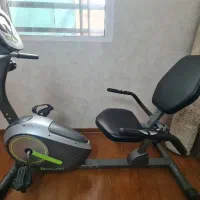 دوچرخه ثابت نشسته