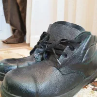 نیم بوت چرم سایز 43