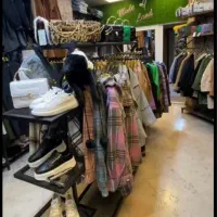 فروشنده خانم