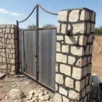 زمین چهار دیواری شیک مناسب باغ