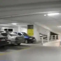 مغازه تجاری در پارکینگ طبقاتی بازار