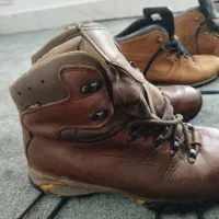 کفش نیم پوتین در حد اکبند|کیف، کفش، کمربند|آق قلا, |دیوار