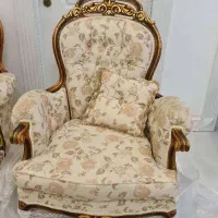 مبلمان ۷ نفره+ ۲ میزبان+۲ عسلی+ ناهار خوری ۸ نفره