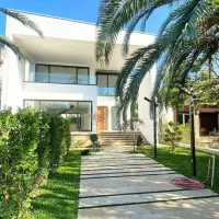 ویلا-تریپلکس-استخردار-جذاب-و-زیبا-باسند-تک-برگ