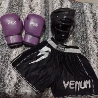 دستکش و کلاه و شورتک و لوازم بوکس