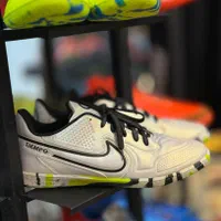 کفش فوتسال حرفه‌ای برندهای اورجینال|کیف، کفش، کمربند|زابل, |دیوار