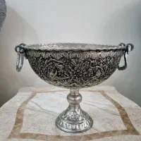 کاسه قلمزنی پایه دار