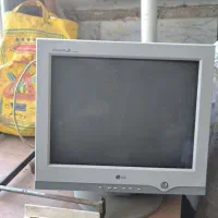 دوعدد مانیتور CRT LG