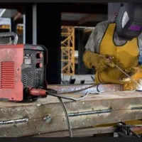 جوشکار سیار ماهر با خدمات متنوع فلزی
