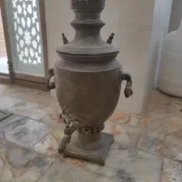 سماور ذغالی روسی قدیمی و سینی برنجی عتیقه