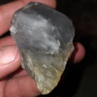 یک قطعه یشم راف