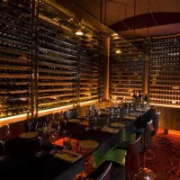 نیرو  ساده در رستوران