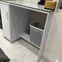 میز تحریر و ناخنکار