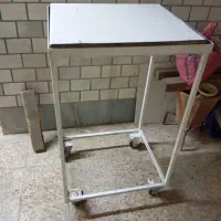 میز متحرک فلزی چرخ دار