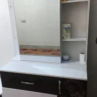 حراج میز آرایشی آینه دار چهارکشابه