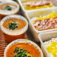 کترینگ و اشپزخانه پخت و سرو غذا و پیش غذا و کیک