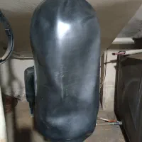 تیوپ منبع تحت فشار آب ۱۰۰ لیتری و صفحه فلزی زیر