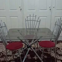 میز شیشه‌ای