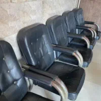 تعدادی صندلی اداری