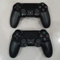 2 تا دسته ps4 اصل به همراه شارژر دوال ( دو تایی )