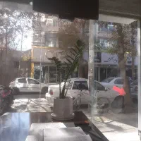 یک باب مغازه تجاری