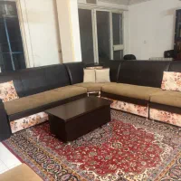 مبل ال ۷ نفره چرمی و ۲ میز جلو مبلی و ۲ کشو