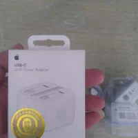شارژر  کابل کلی هر۳ اورجینال نو هستن بدون استفاده